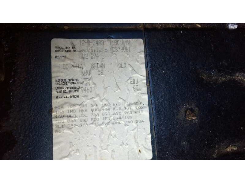 skoda octavia berlina (1u2) del año 2000