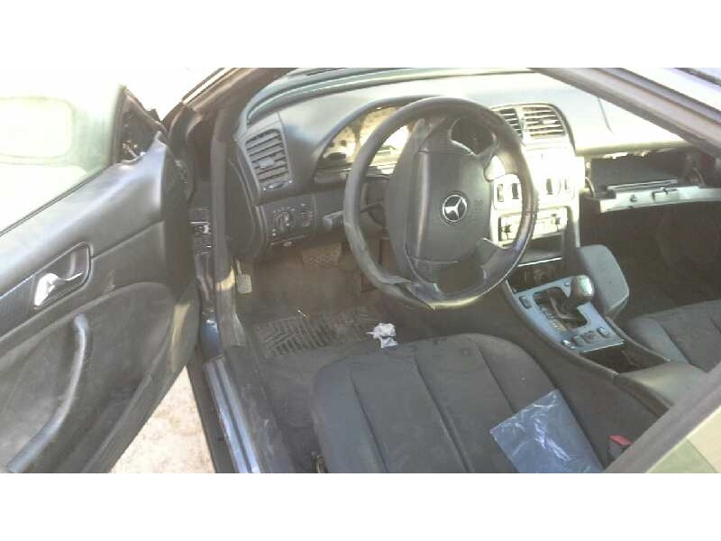 mercedes-benz clase clk (w208) coupe del año 2000