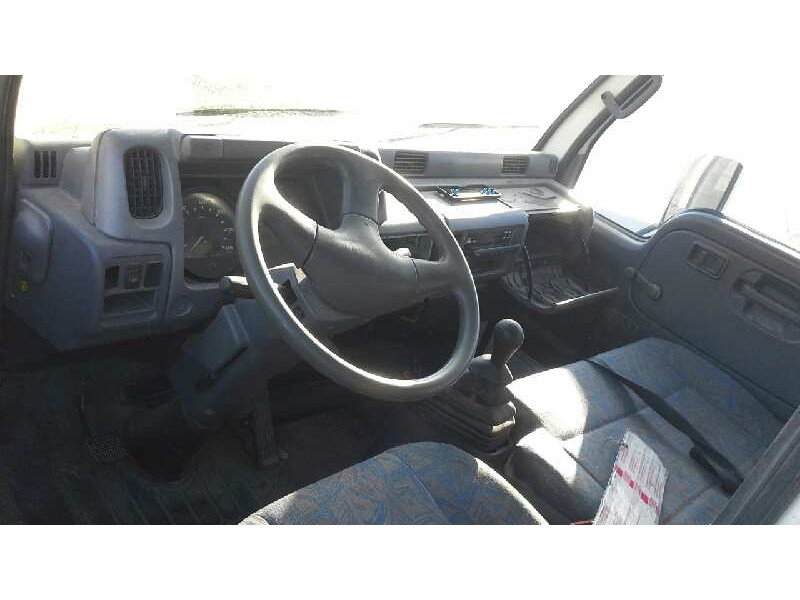 nissan cabstar del año 2000