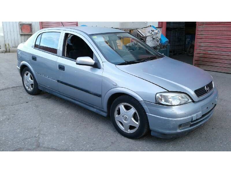 opel astra g berlina del año 2000