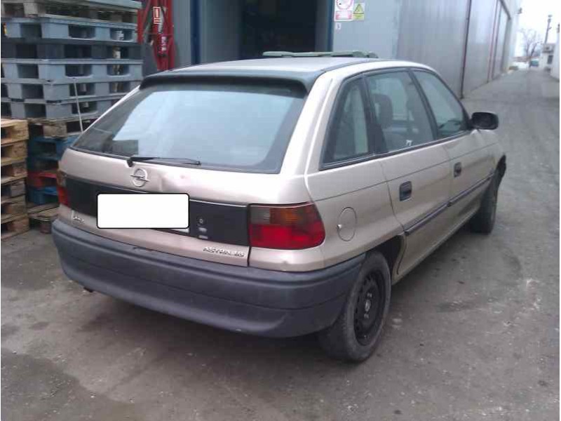 opel astra f berlina del año 1997