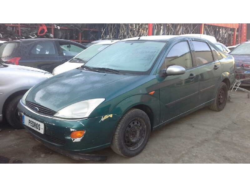 ford focus berlina (cak) del año 2000