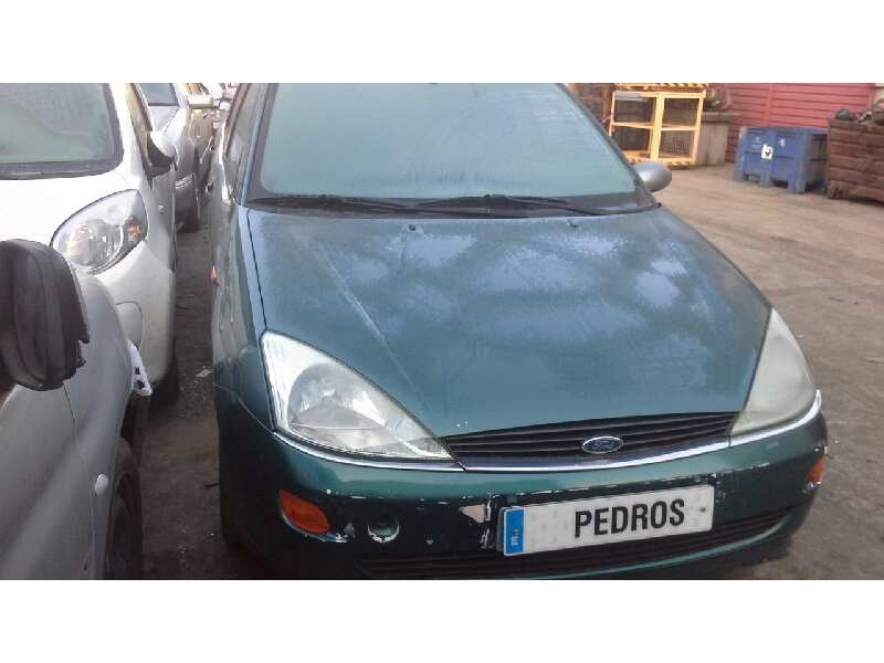 ford focus berlina (cak) del año 2000