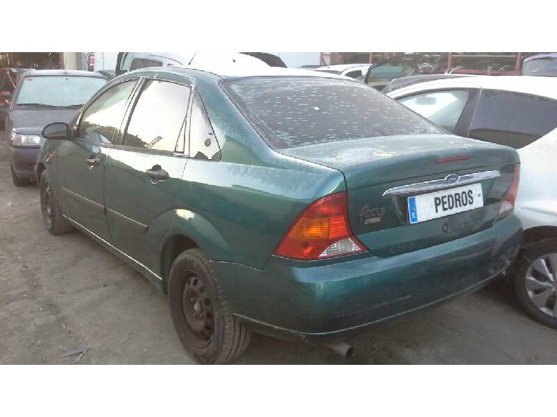 ford focus berlina (cak) del año 2000