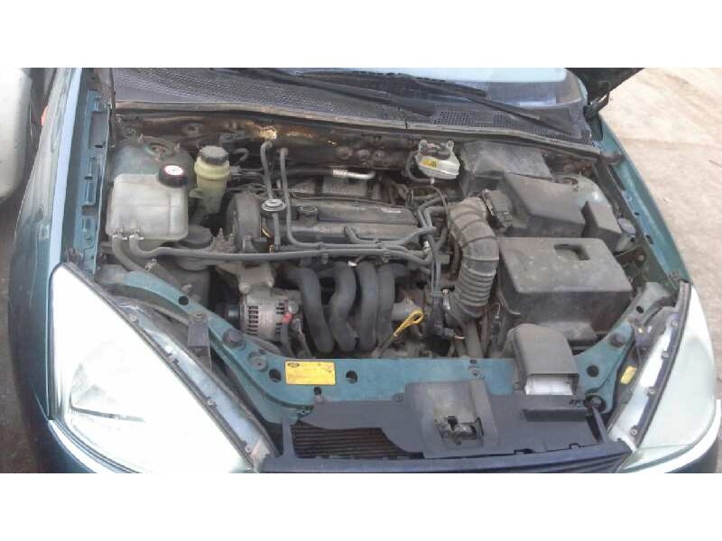 ford focus berlina (cak) del año 2000