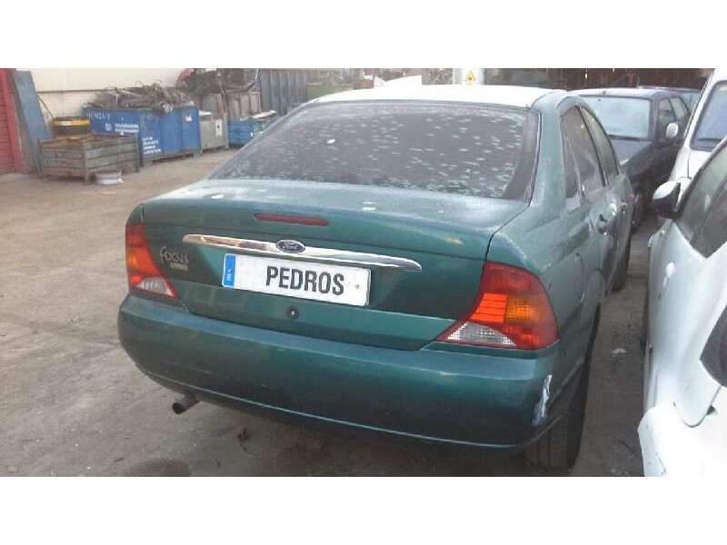ford focus berlina (cak) del año 2000