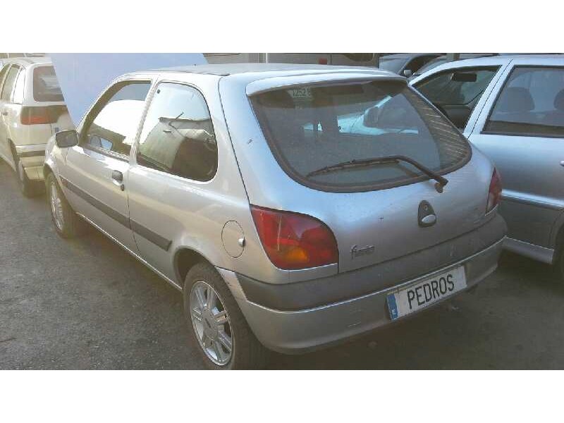 ford fiesta berlina (dx) del año 2000
