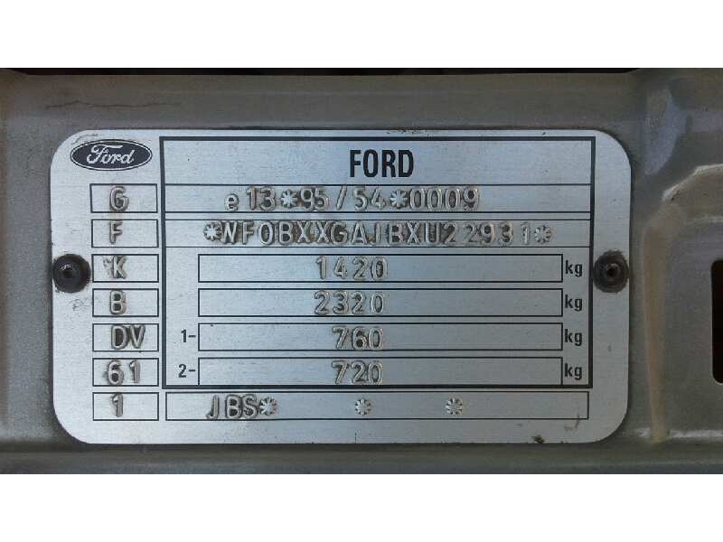 ford fiesta berlina (dx) del año 2000