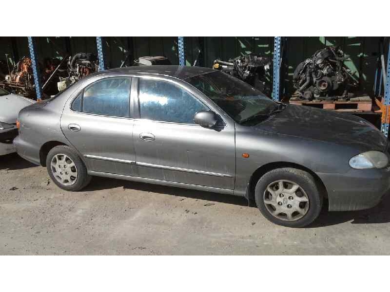 hyundai lantra berlina (rd) del año 1999
