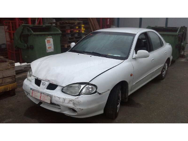 hyundai lantra berlina (rd) del año 2000