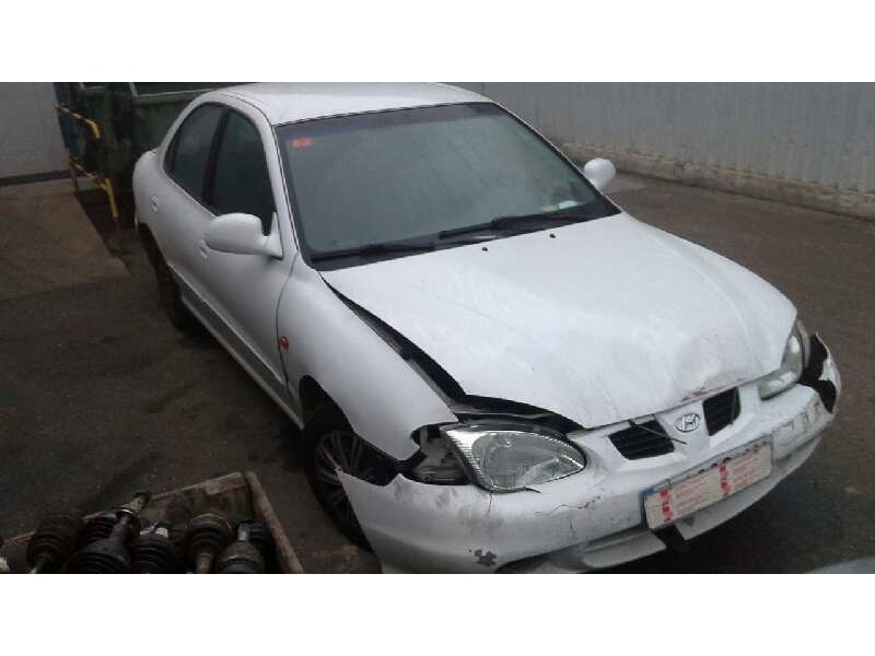 hyundai lantra berlina (rd) del año 2000