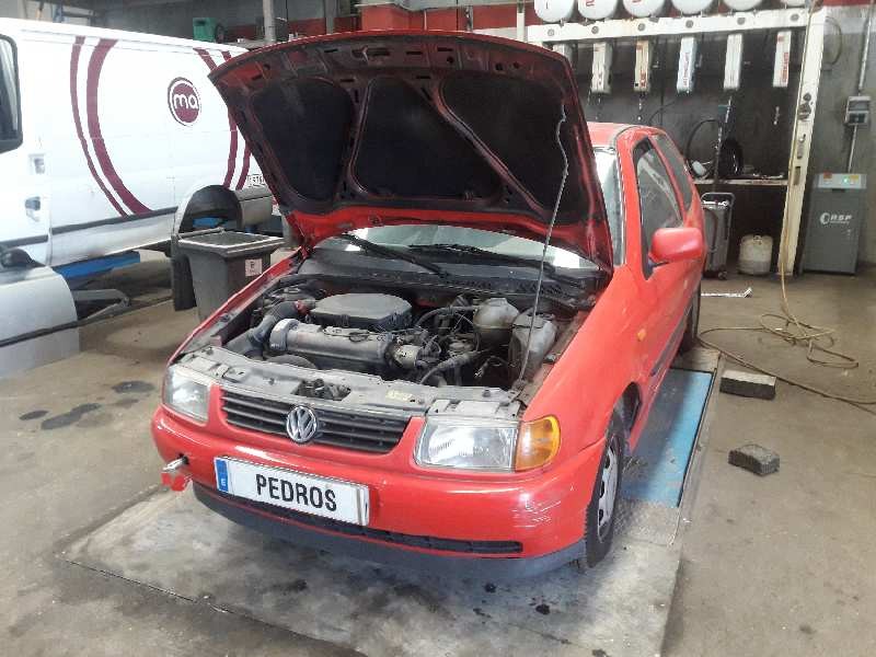 volkswagen polo berlina (6n1) del año 1995