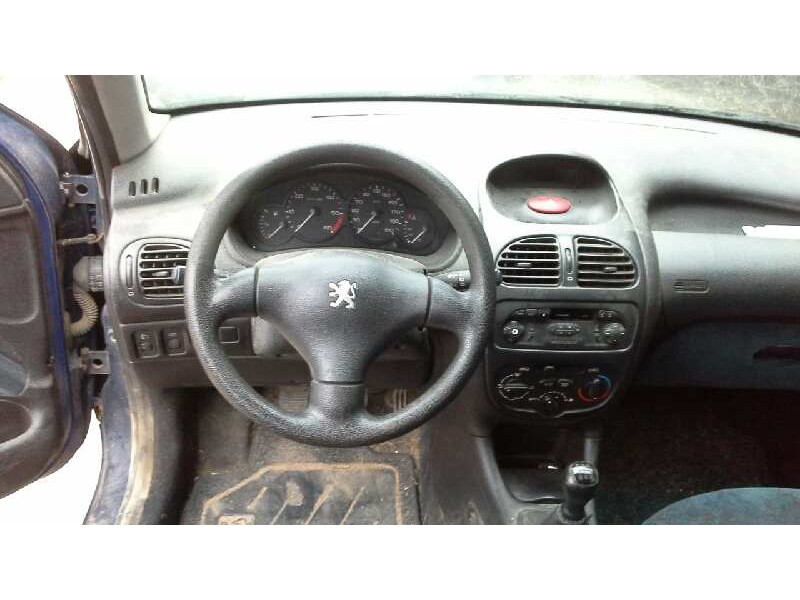 peugeot 206 berlina del año 1999