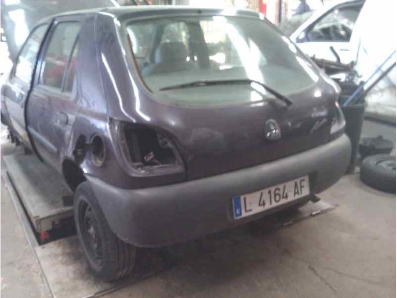 ford fiesta berlina del año 1995