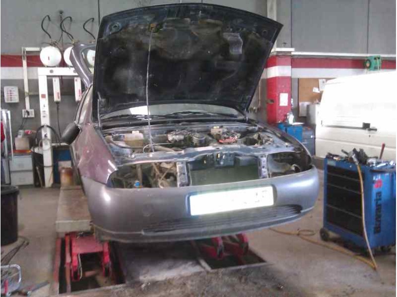 ford fiesta berlina del año 1995