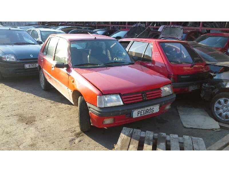peugeot 205 berlina del año 1996