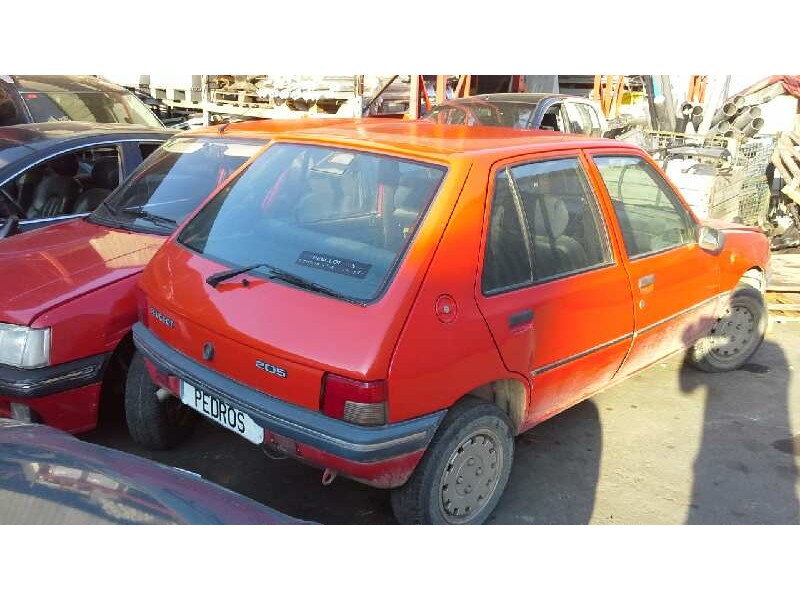 peugeot 205 berlina del año 1996