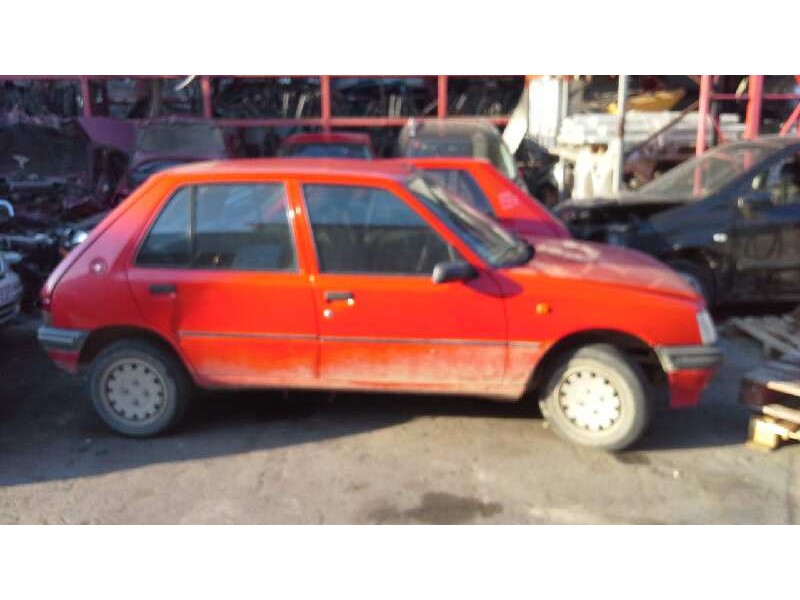 peugeot 205 berlina del año 1996