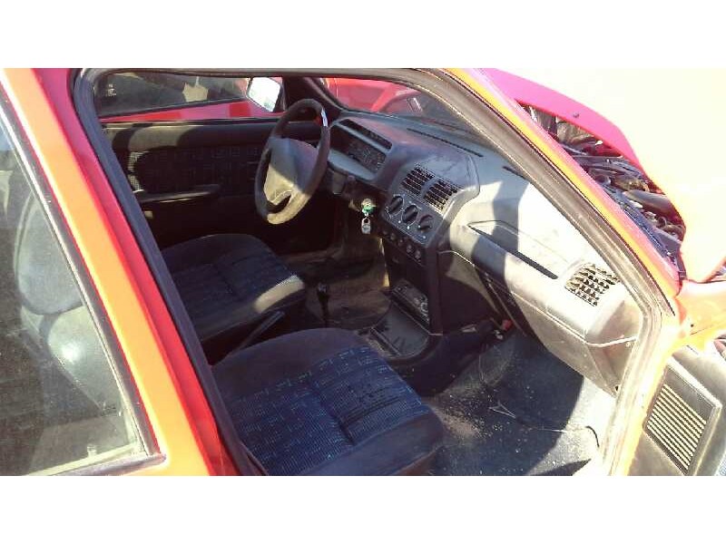 peugeot 205 berlina del año 1996