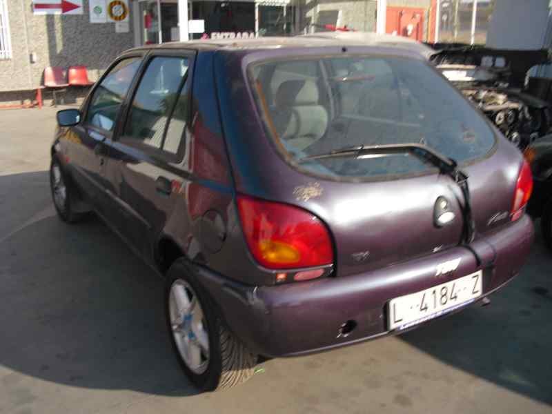 ford fiesta berlina del año 1950