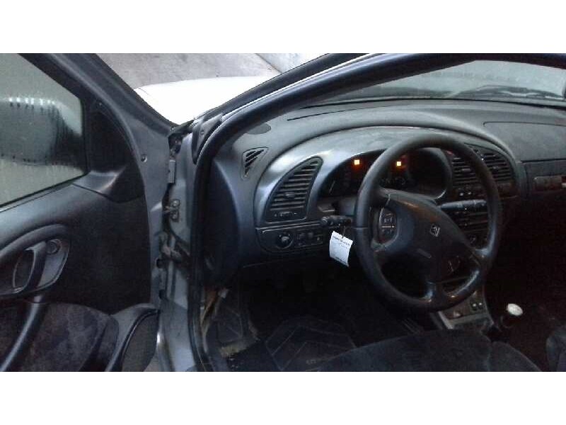 citroën xsara berlina del año 1999