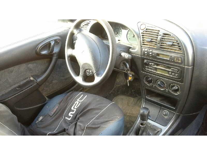 citroën xsara berlina del año 1999