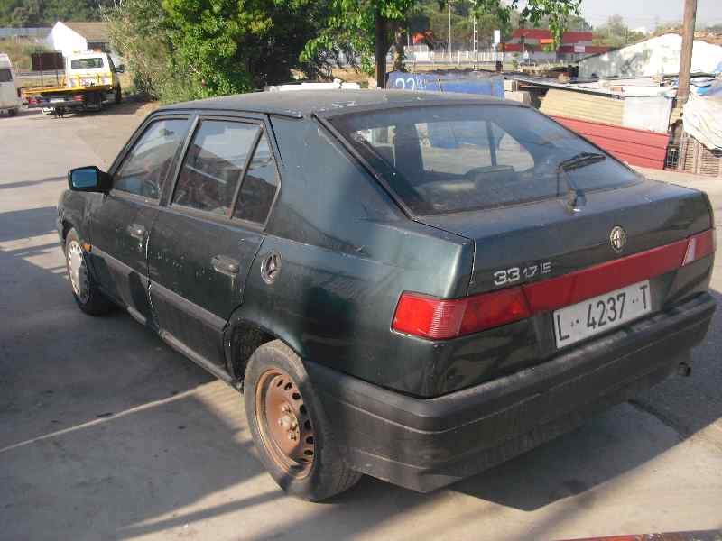 alfa romeo 33 berlina del año 1990