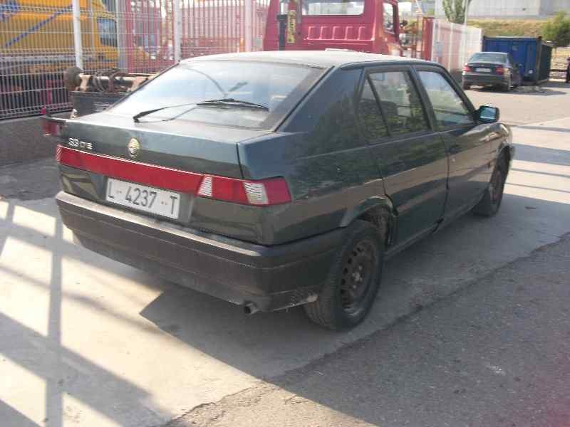 alfa romeo 33 berlina del año 1990