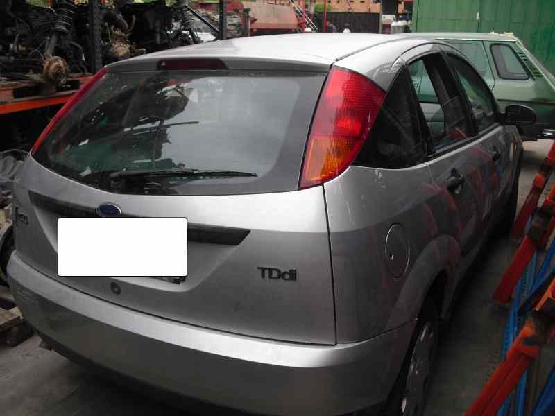 ford focus berlina (cak) del año 2000