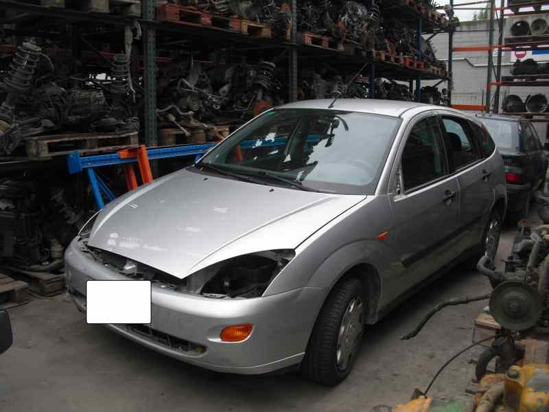 ford focus berlina (cak) del año 2000