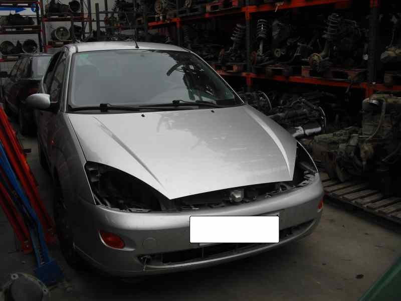 ford focus berlina (cak) del año 2000