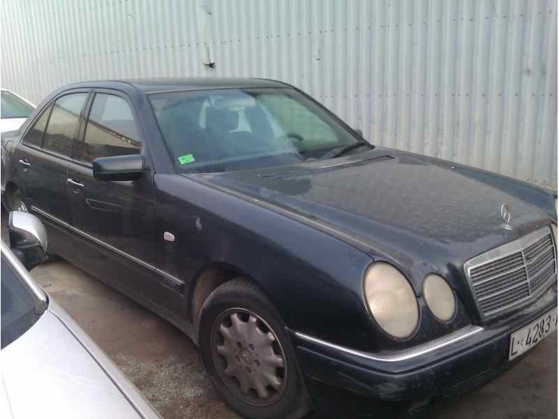 mercedes-benz clase e (w210) berlina del año 1996