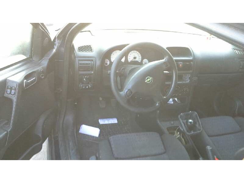 opel astra g berlina del año 1999