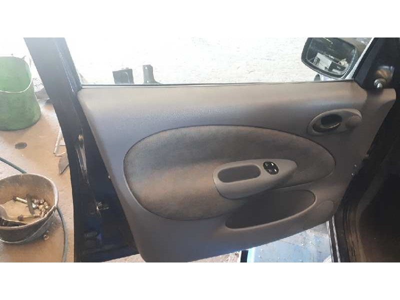 ford fiesta berlina del año 1996