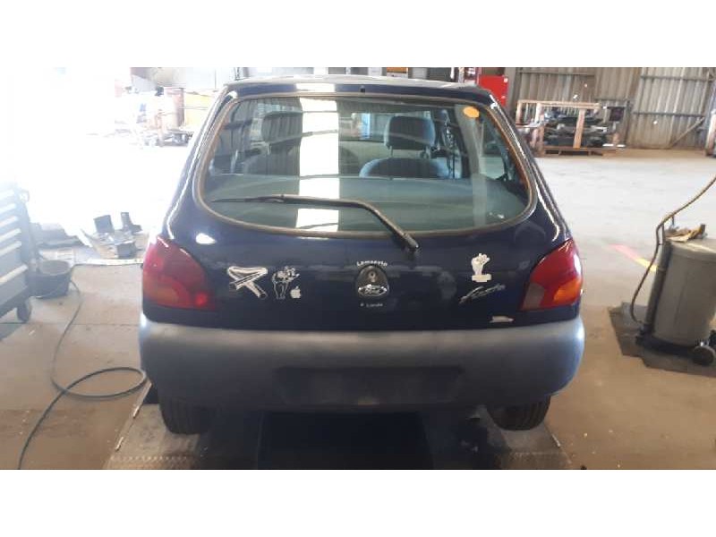 ford fiesta berlina del año 1996