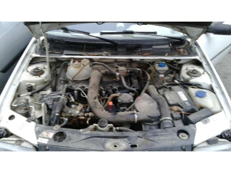 peugeot 205 berlina del año 1996