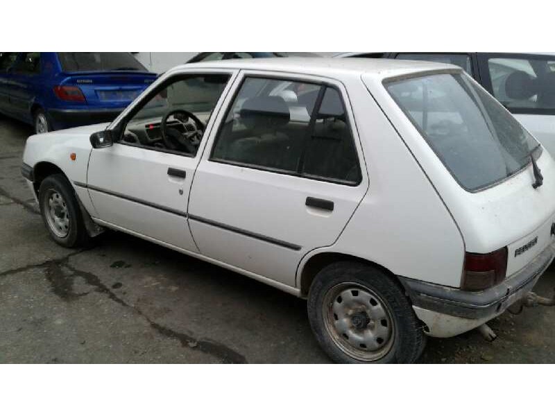 peugeot 205 berlina del año 1996