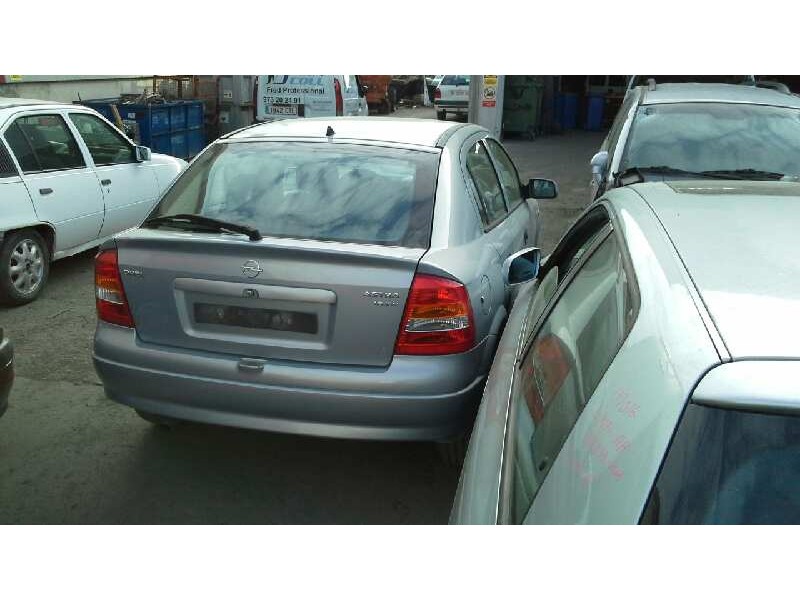 opel astra g berlina del año 2000