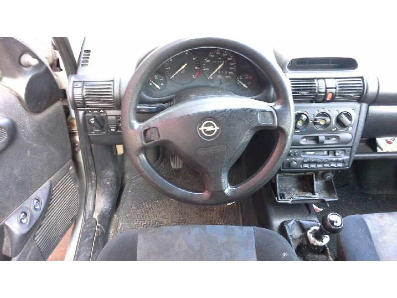opel corsa b del año 1999