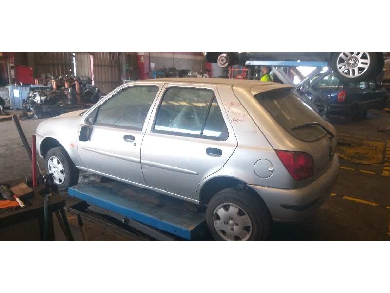 ford fiesta berlina (dx) del año 1999