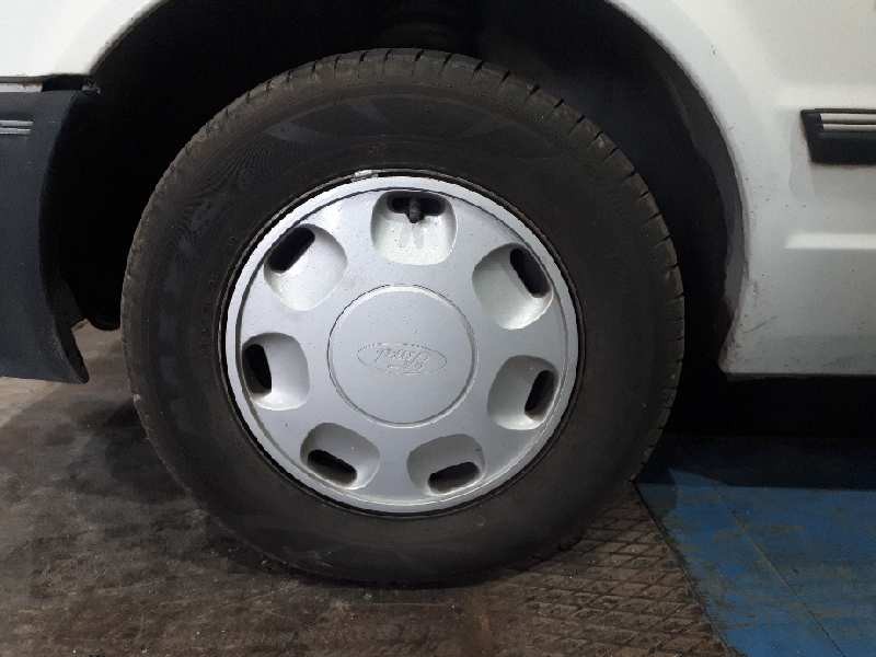 ford orion del año 1990