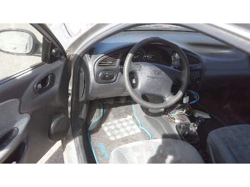 daewoo lanos del año 1999