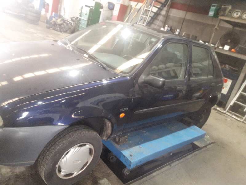 ford fiesta berlina (dx) del año 1997