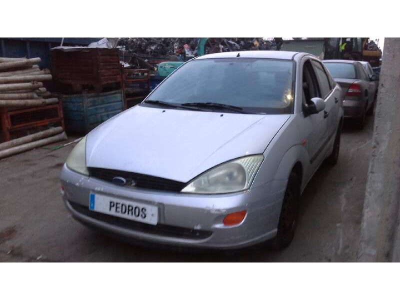 ford focus berlina (cak) del año 2000