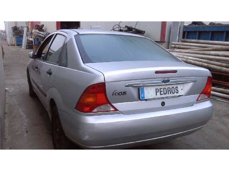 ford focus berlina (cak) del año 2000