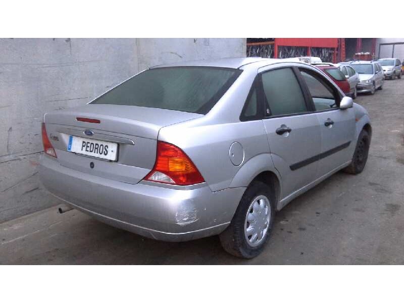 ford focus berlina (cak) del año 2000
