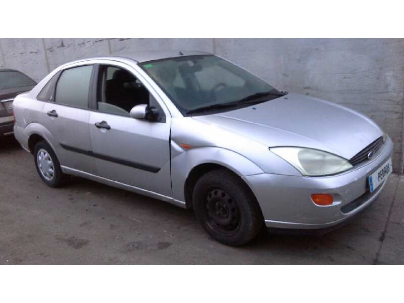 ford focus berlina (cak) del año 2000