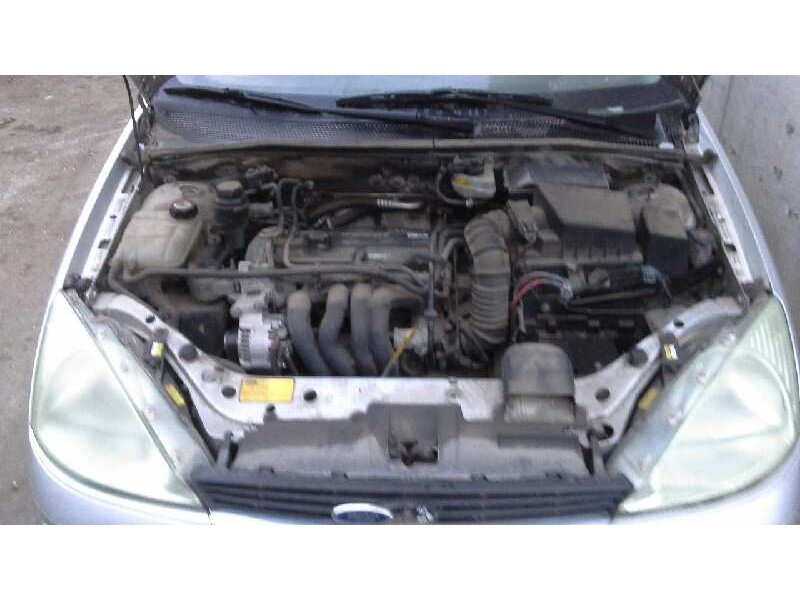 ford focus berlina (cak) del año 2000