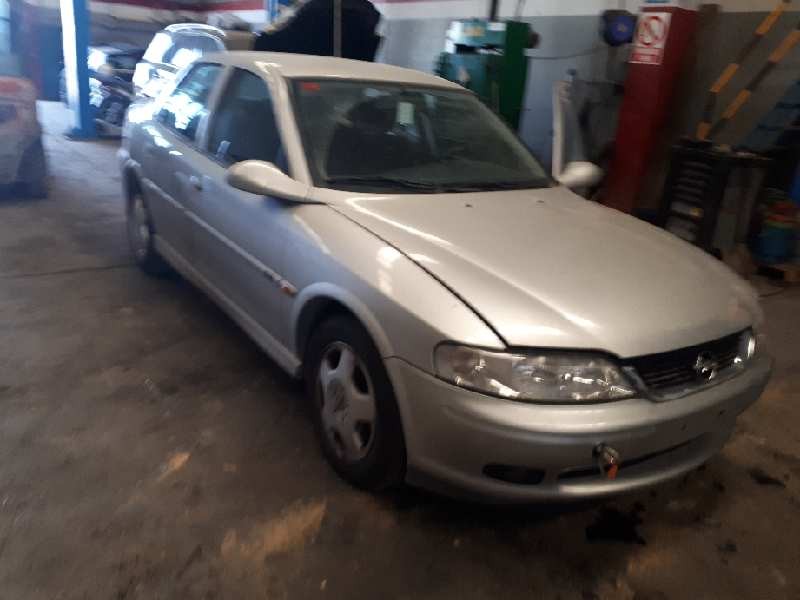 opel vectra b berlina del año 1999