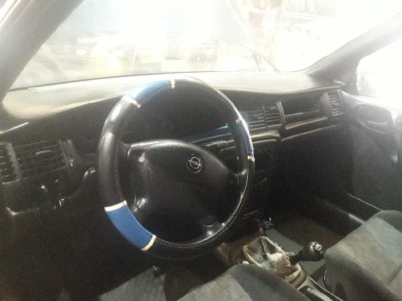 opel vectra b berlina del año 1998